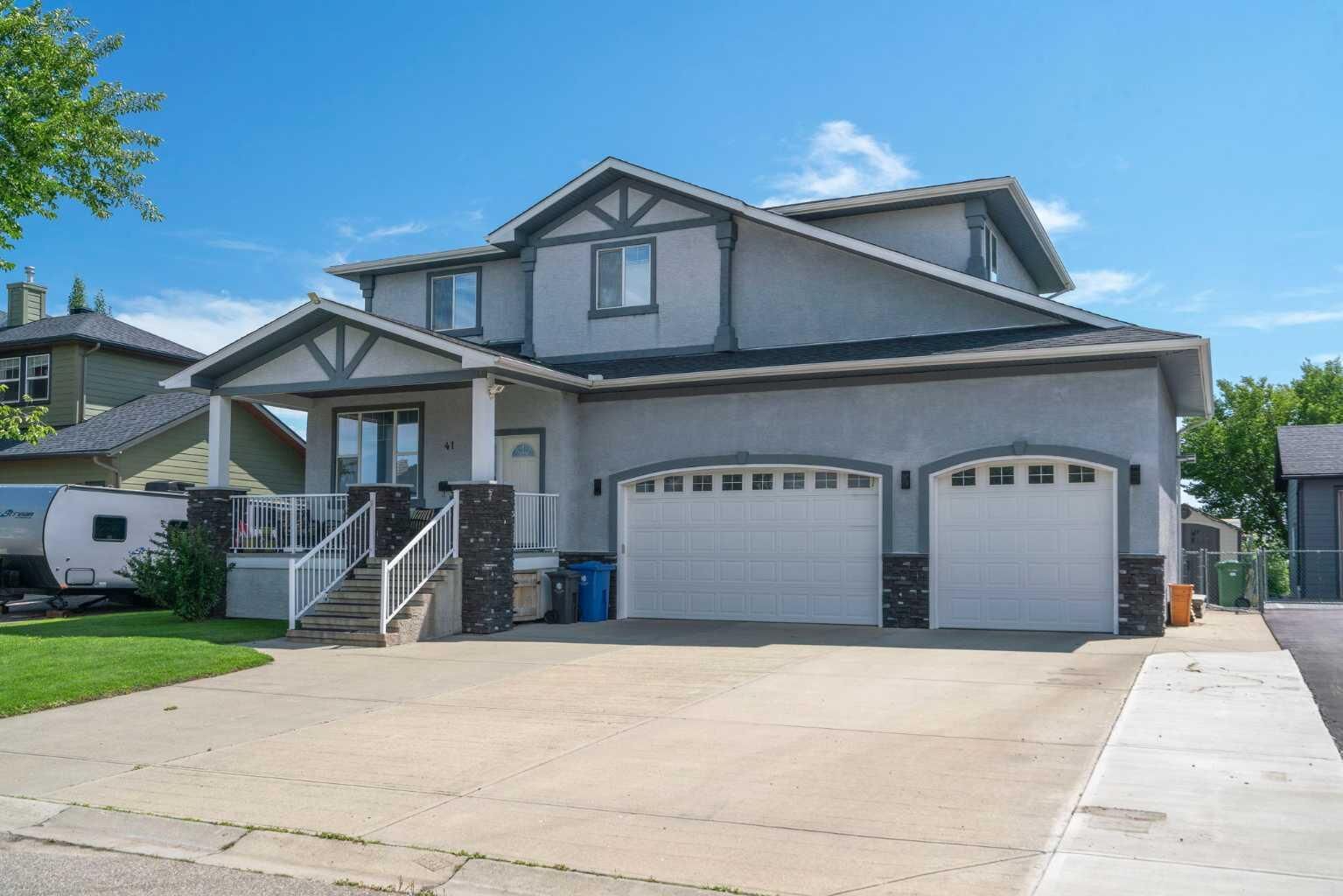 Property Photo: 41 Copeland Avenue AB T0J 1X2