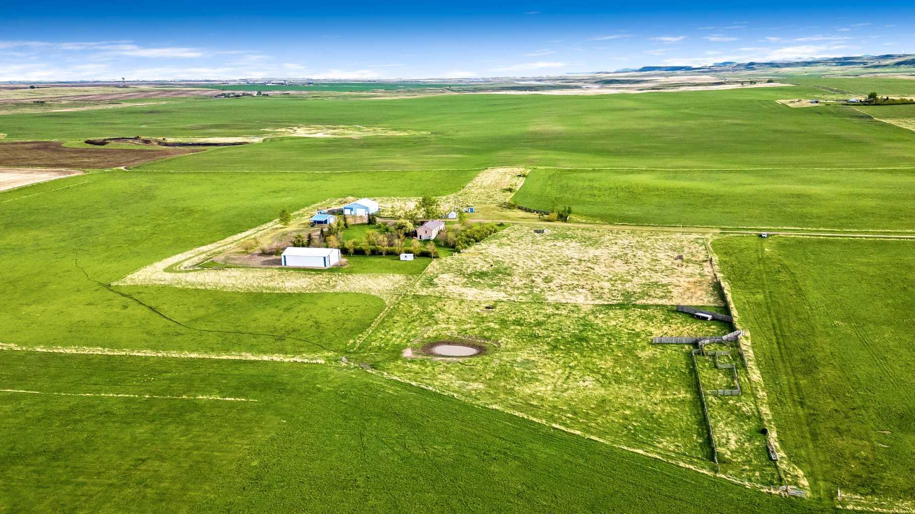 Photo de la propriété:  153059 Rg Rd 283 Road  AB T0L 1R0 