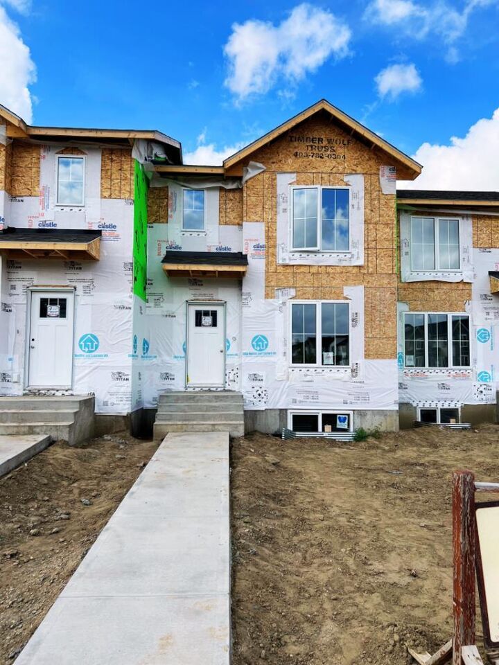 6 Anna Close  Blackfalds AB T4M 0N1 photo