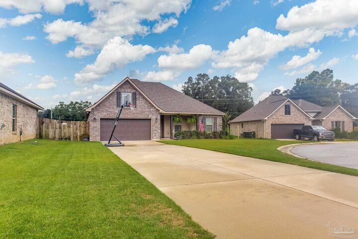 Property Photo: 6031 Crimson Pointe Blvd FL 32526