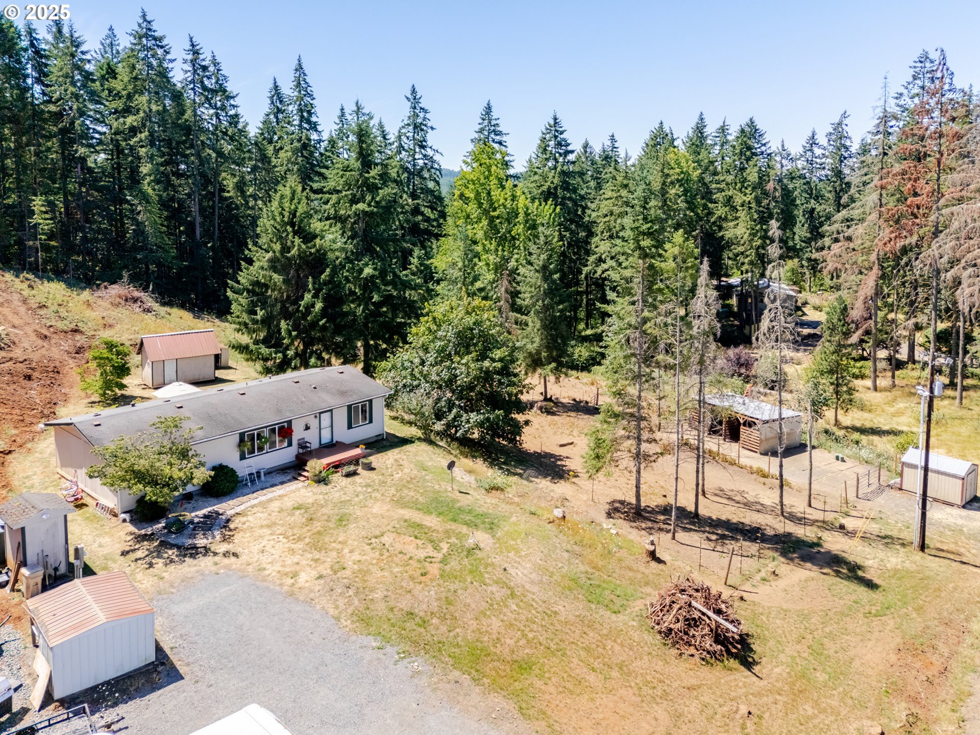 Property Photo: 41320 Keel Mountain North Dr OR 97355