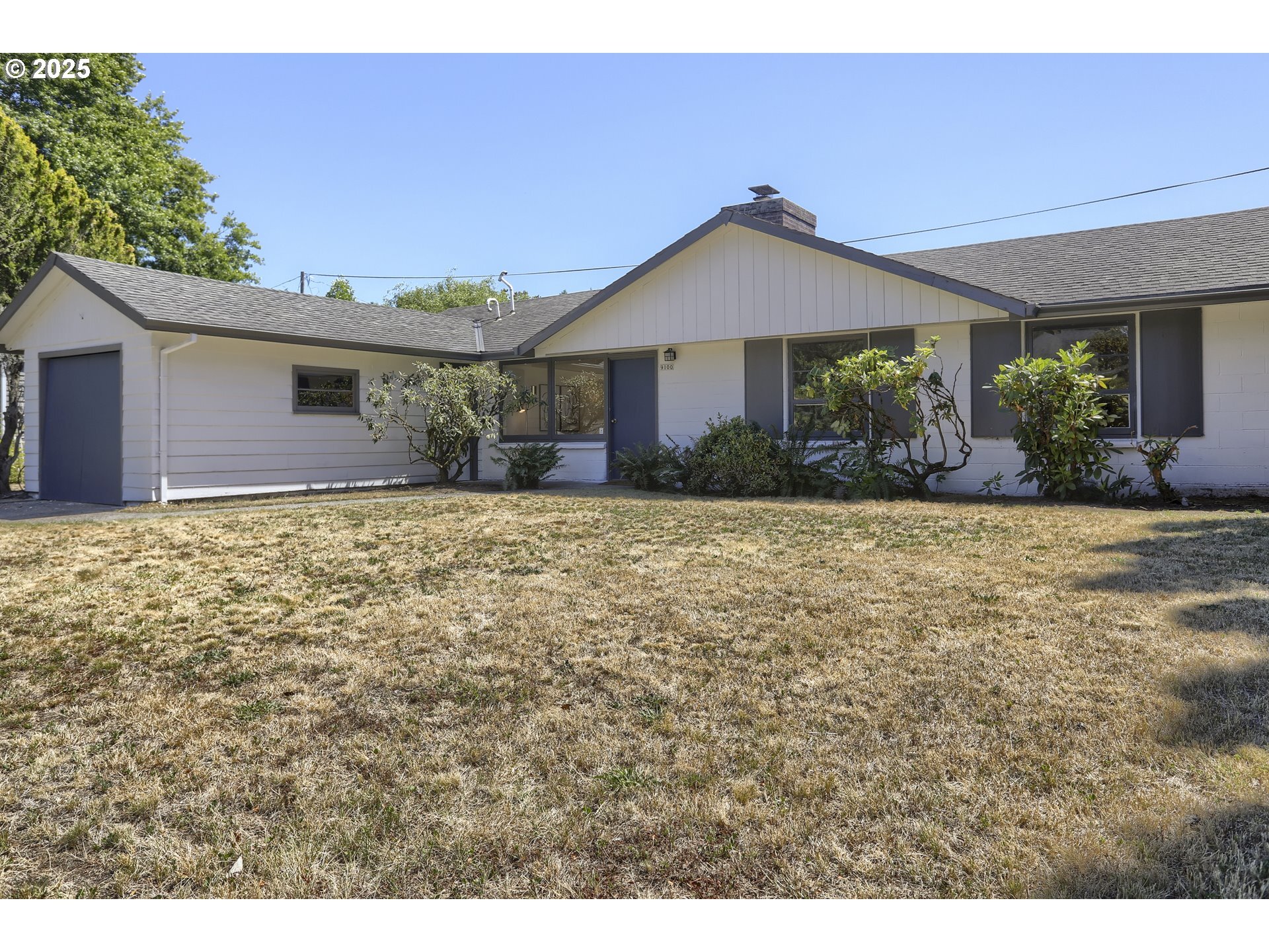 Property Photo: 9100 NE Thompson St OR 97220