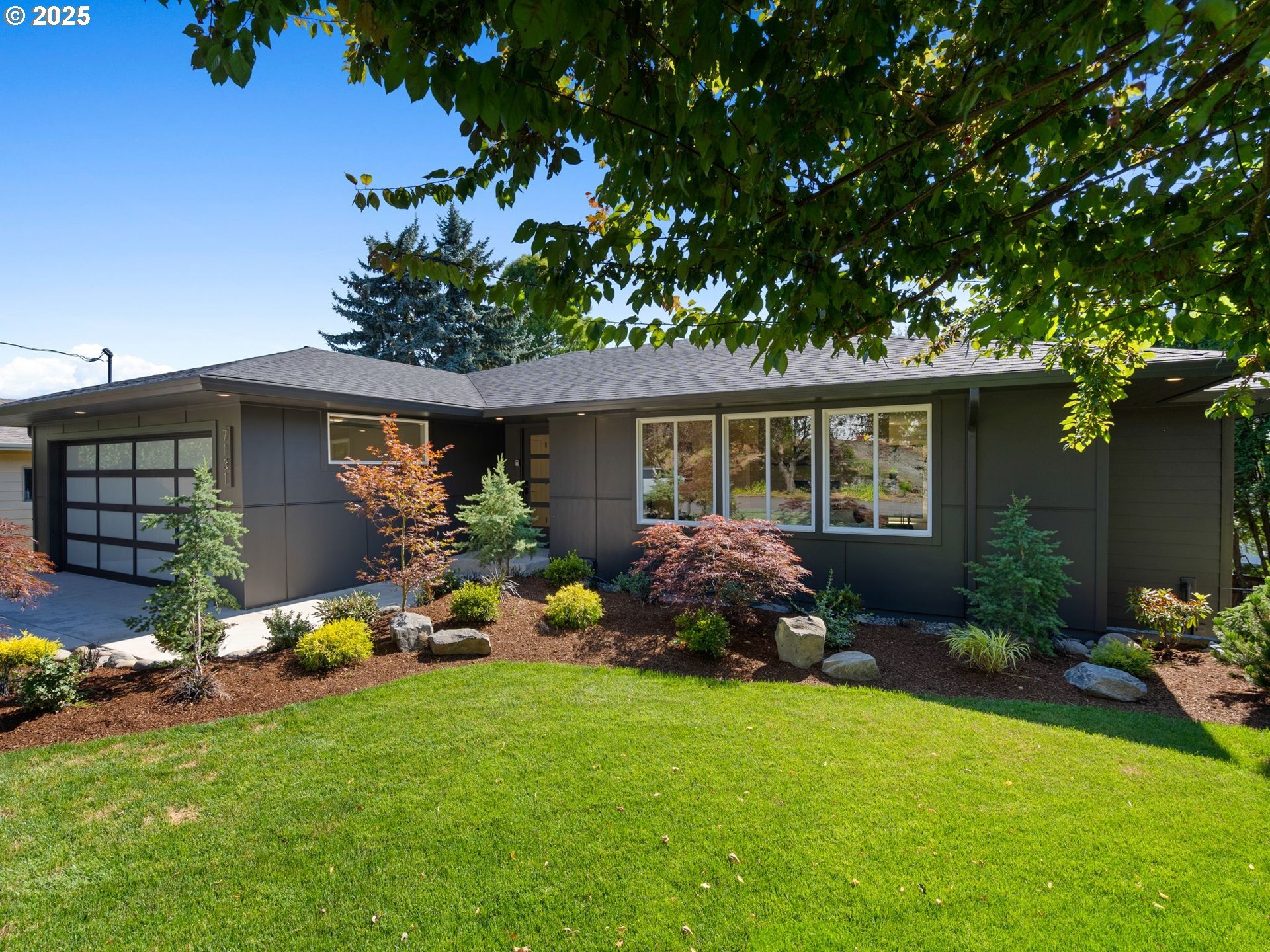 Property Photo: 7131 SW 12th Ave OR 97219