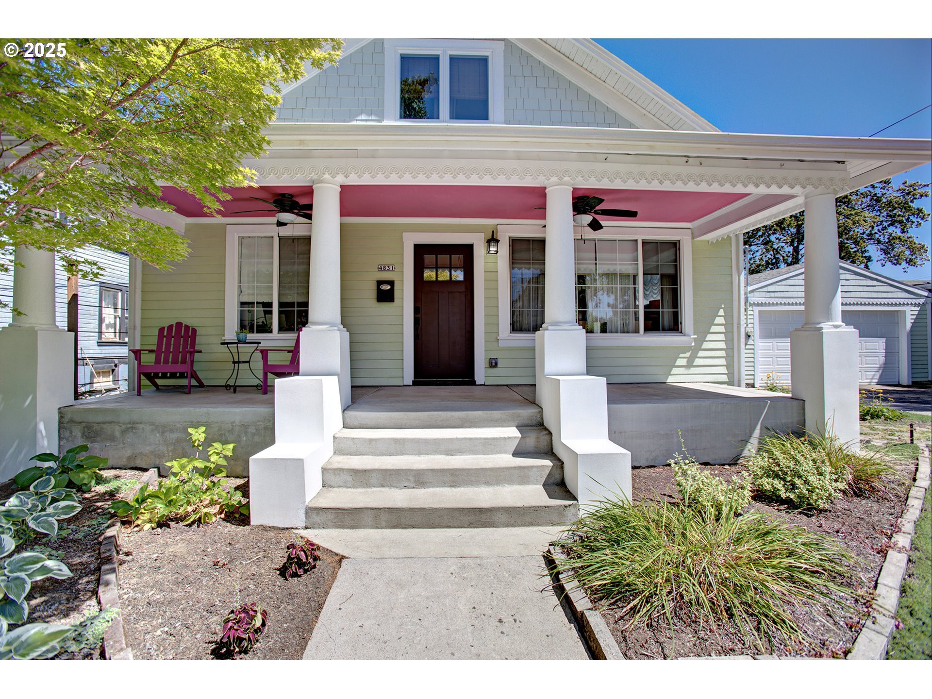 Property Photo: 4831 N Vanderbilt St OR 97203