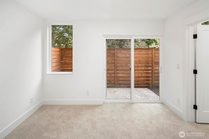Property Photo: 725 18th Avenue C WA 98122
