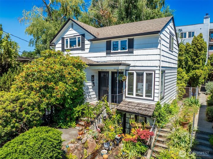 Property Photo: 910 E Prospect Street WA 98102