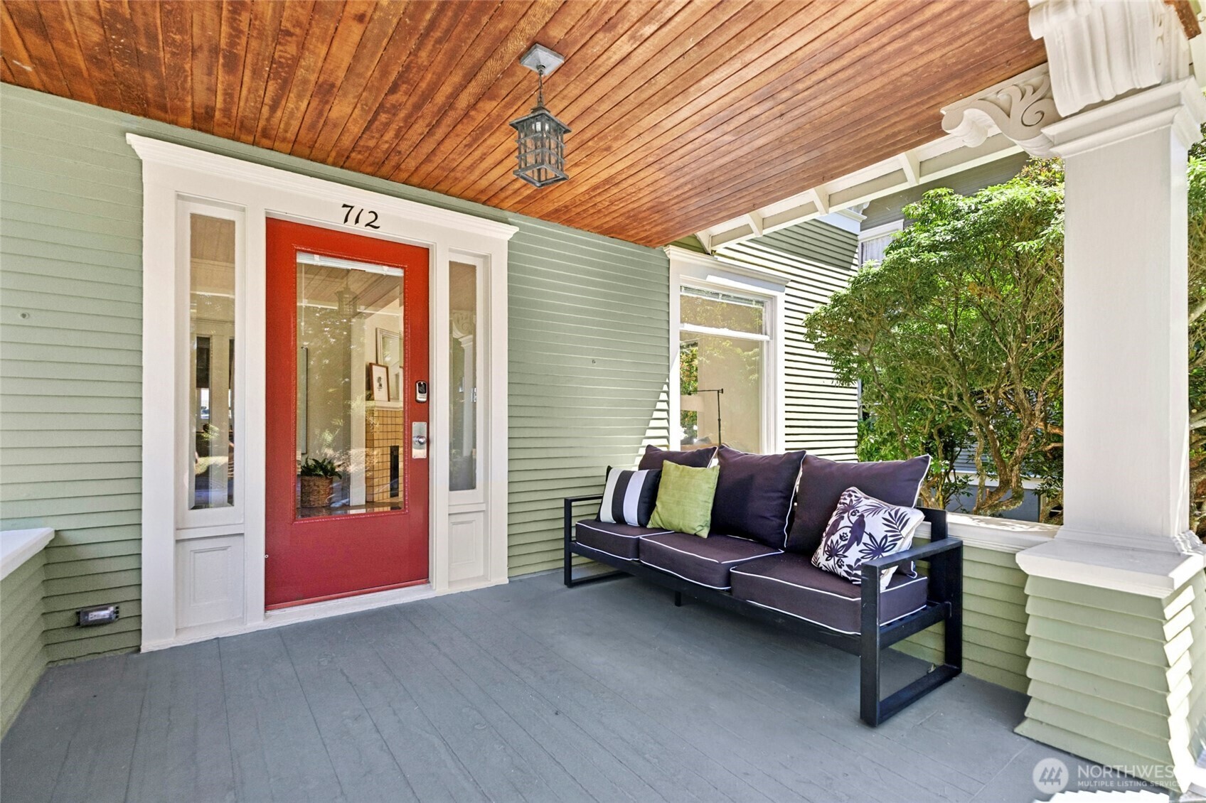 Property Photo:  712  17th Avenue E  WA 98112 