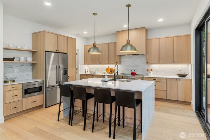 Property Photo:  3832  32nd Avenue W  WA 98199 