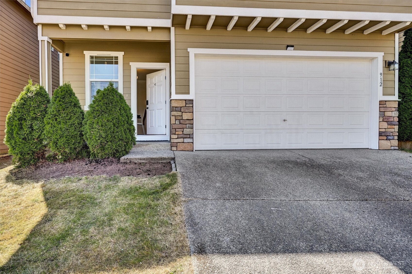 Property Photo: 912 141st Lane SW WA 98087