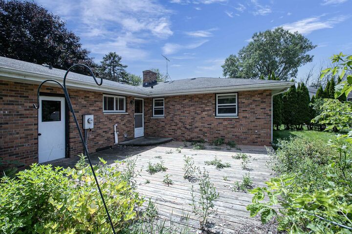 Property Photo: 1108 Holly Court WI 54130-2630