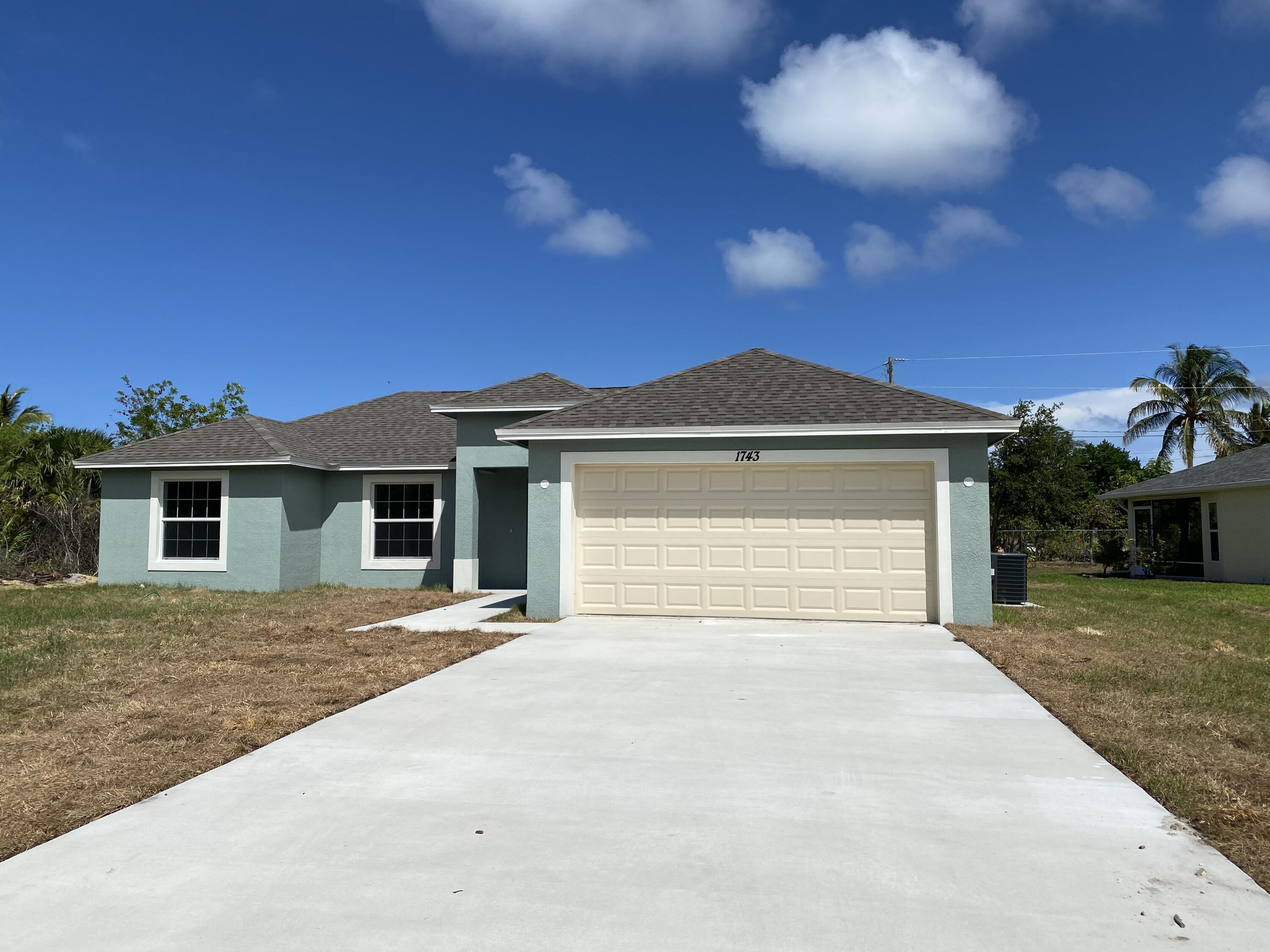 Property Photo:  1743 SE Gaskins Circle  FL 34952 
