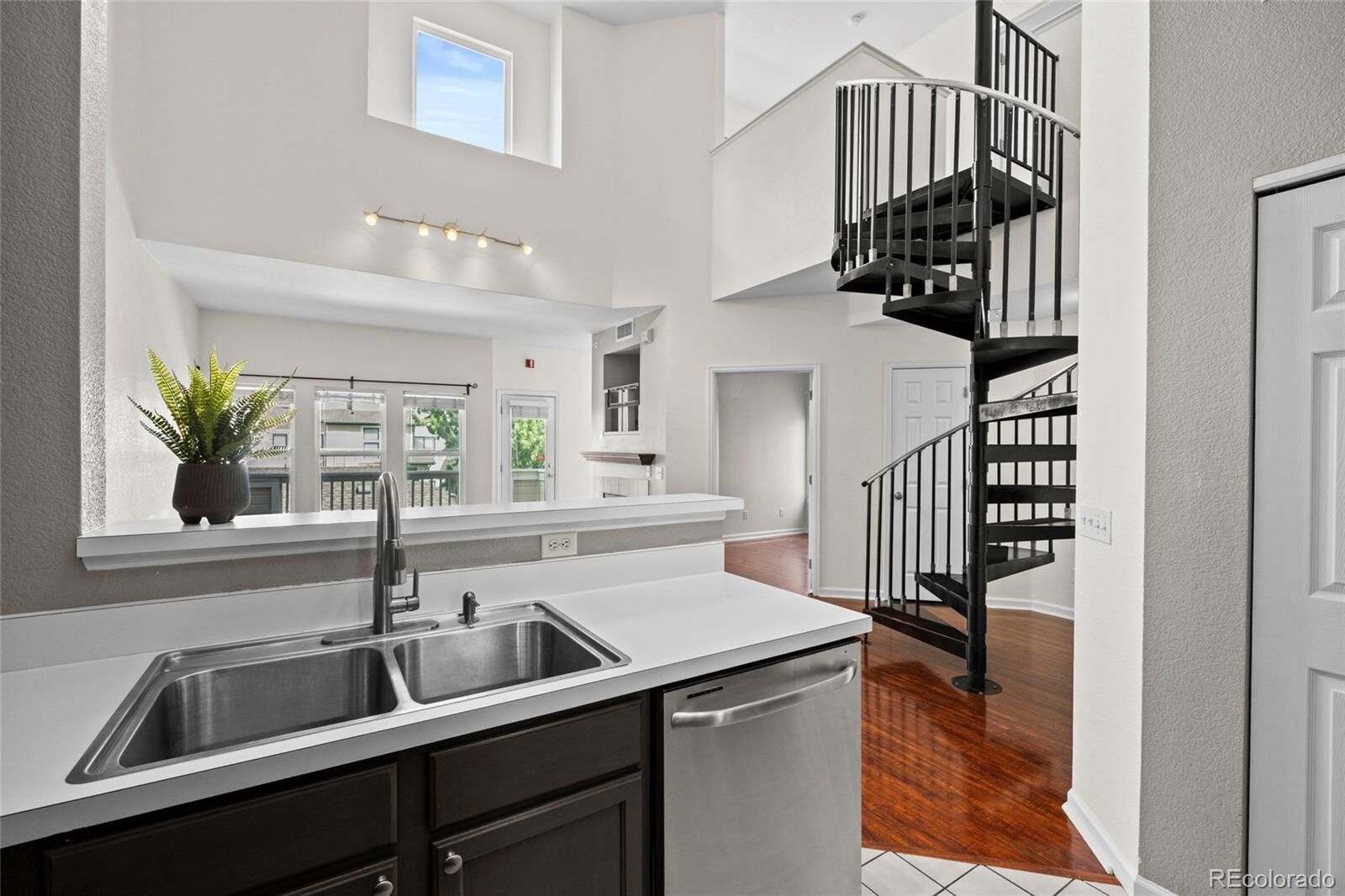 Property Photo: 8707 E Florida Avenue 904 CO 80247