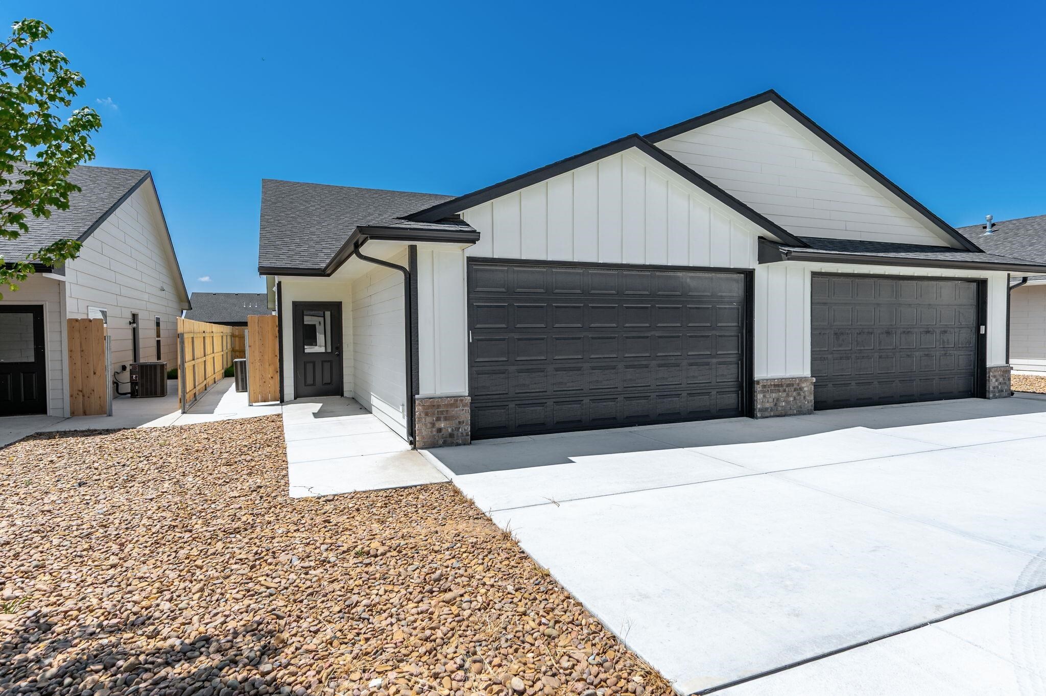 Property Photo:  507 E Harper St  KS 67147-8955 