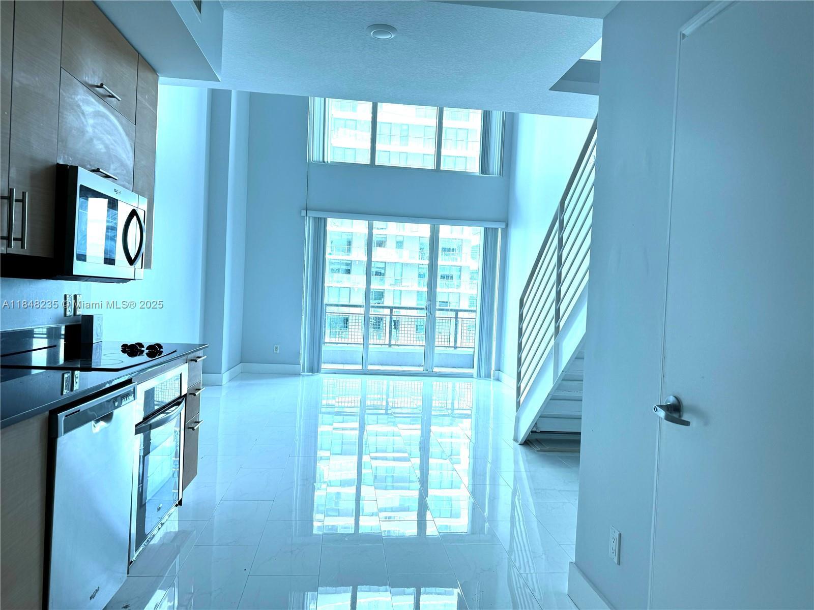 Property Photo: 60 SW 13th St 3408 FL 33130