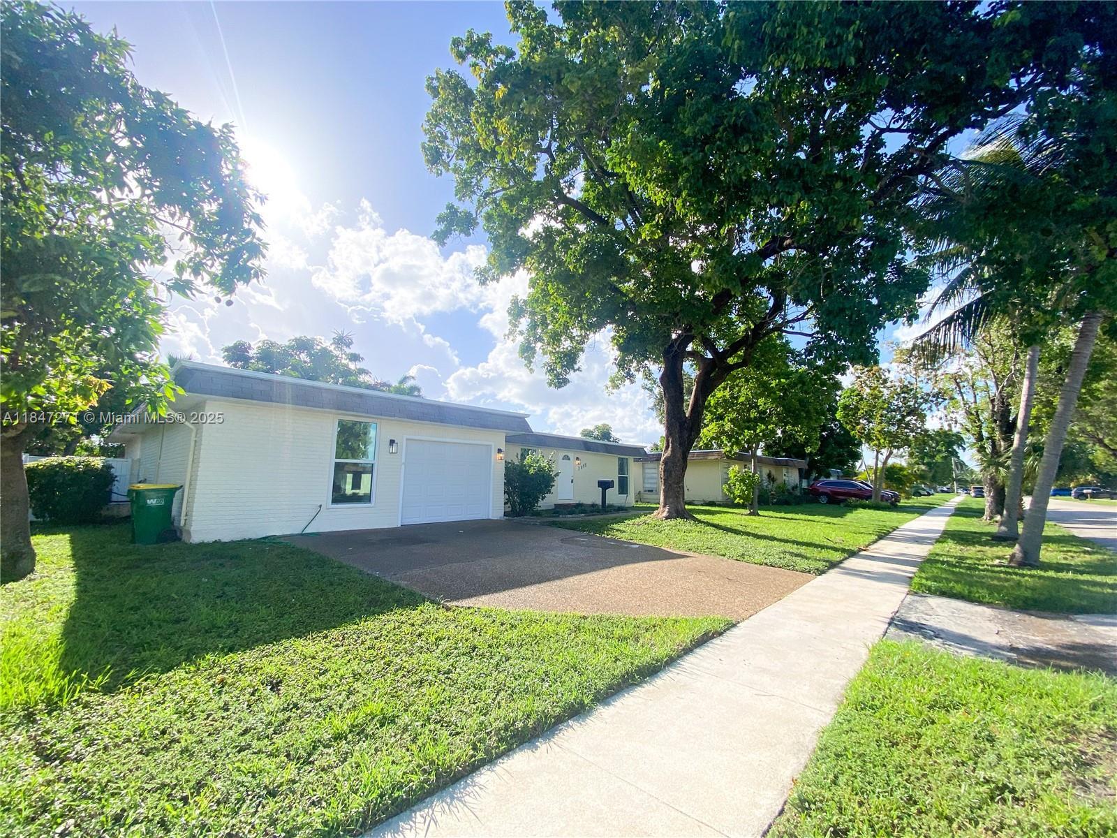 Property Photo: 7805 NW 67th Ave FL 33321