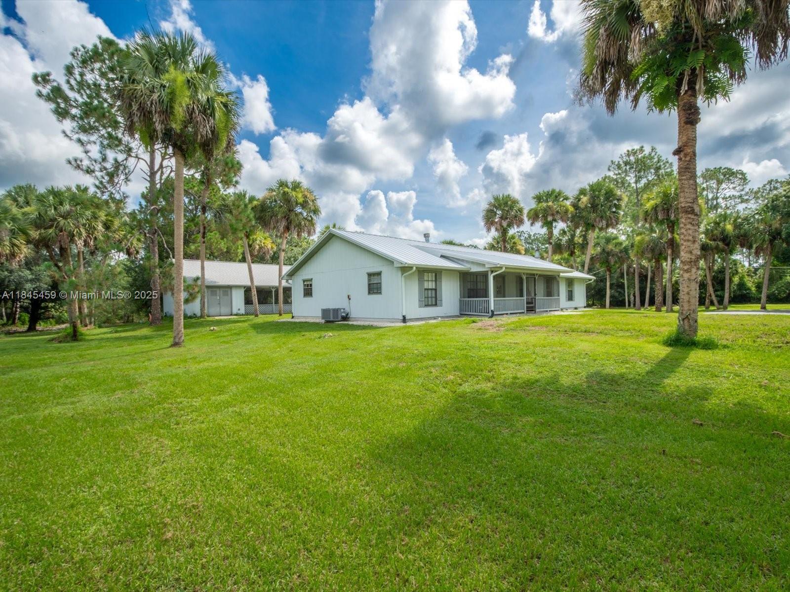 Property Photo: 3631 6th Ave SE FL 34117