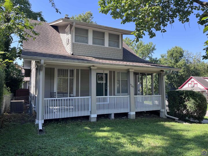 Property Photo: 1725 SW 2nd St KS 66606