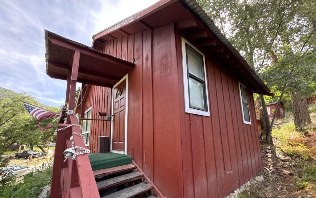 Property Photo: 379 Cedar Brook Trail CA 93207