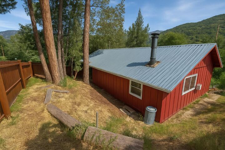 Property Photo:  379 Cedar Brook Trail  CA 93207 