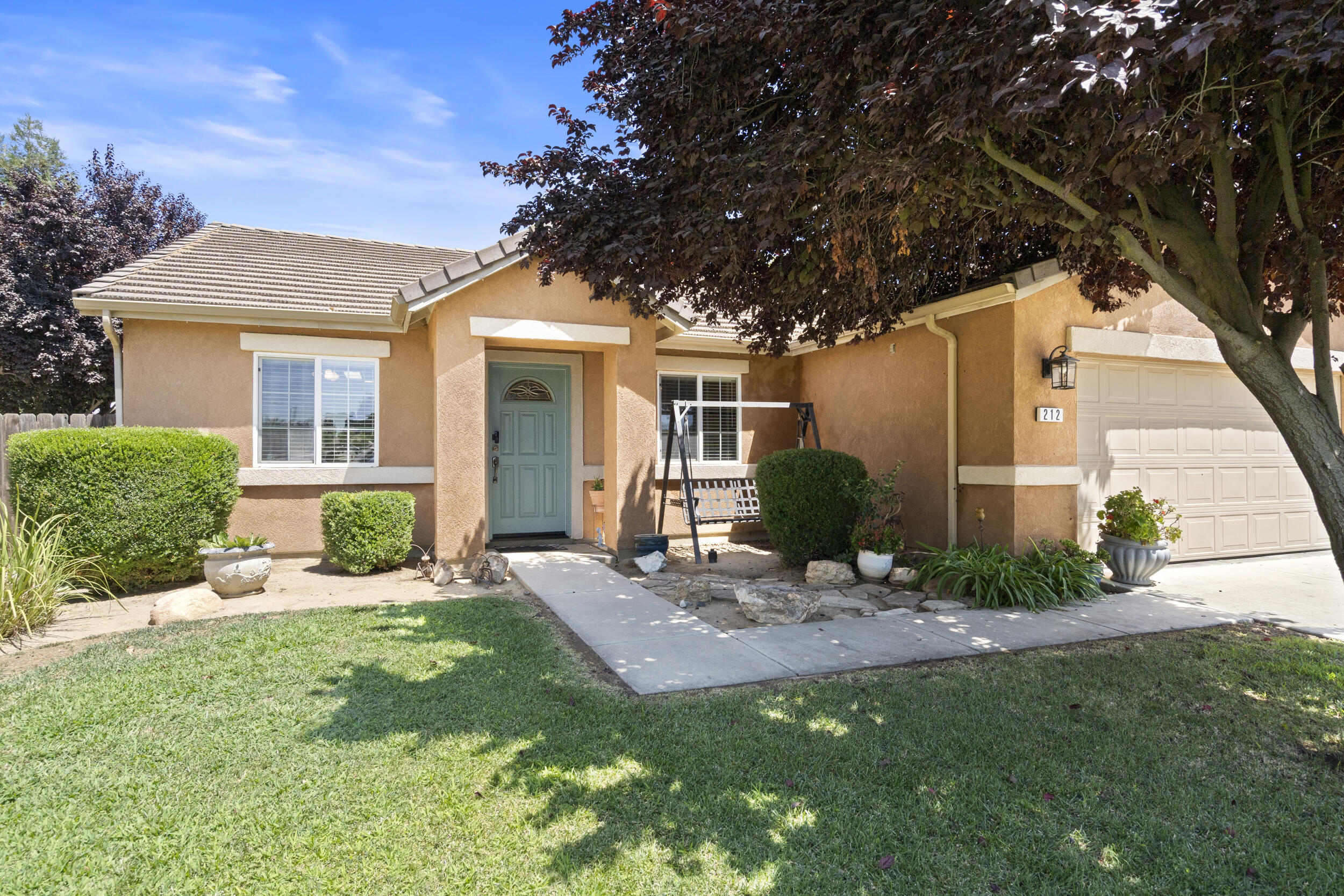 Property Photo:  212 N Casablanca Street  CA 93292 