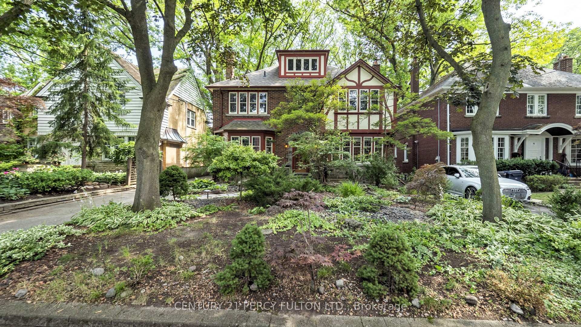Photo de la propriété: 7 Wilgar Road ON M8X 1J3