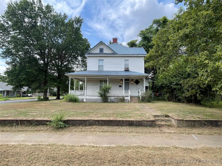 Property Photo: 1103 Elgin Street OK 74401