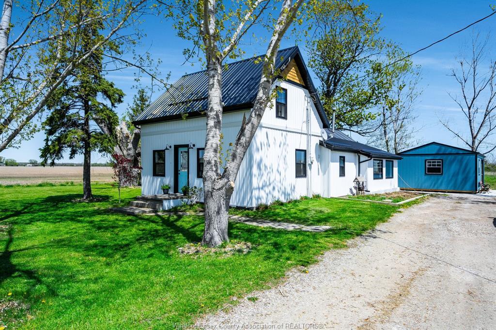 Property Photo:  242 Mersea Rd 21  ON N8H 3V7 