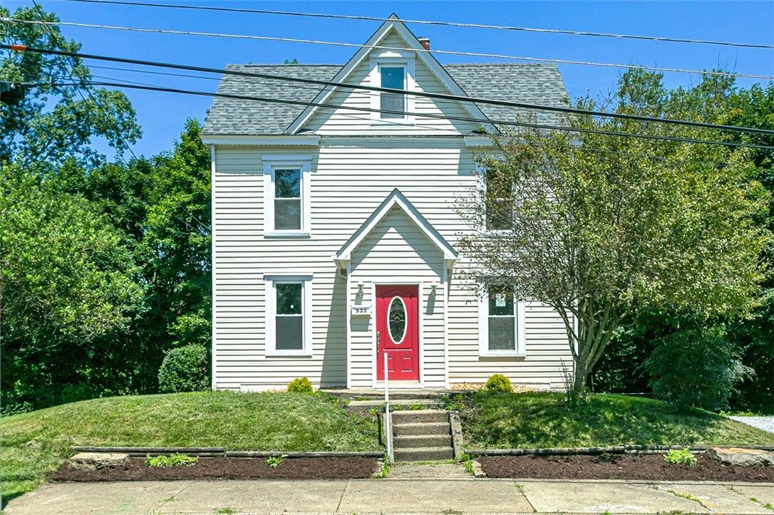 Property Photo:  533 7th St Extension  PA 15085