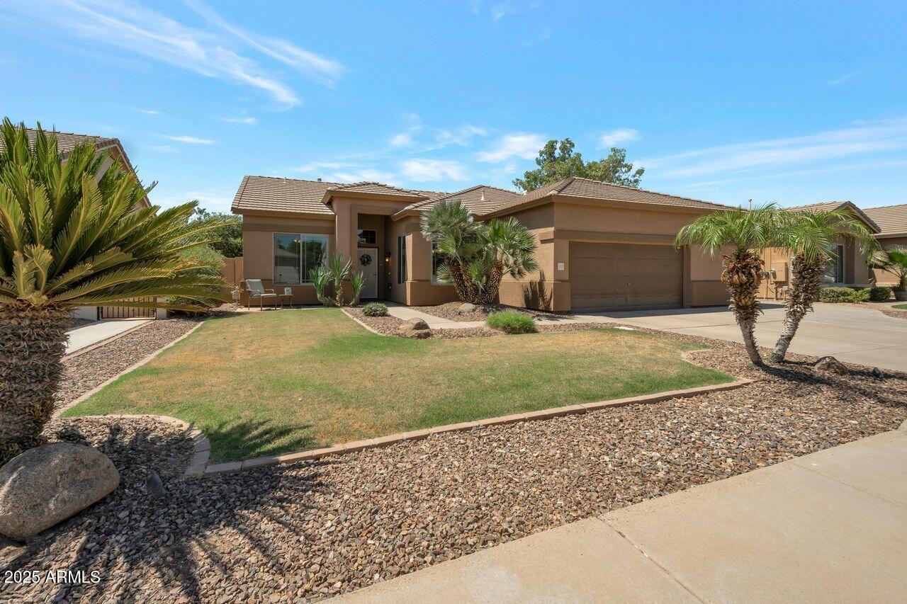 Property Photo: 213 E Smoke Tree Road AZ 85296