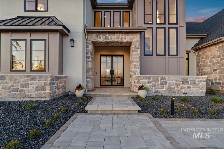 Property Photo: 7926 W Rockhaven Dr ID 83616