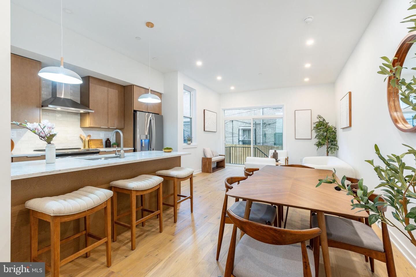Property Photo: 903 Corinthian Avenue 2 PA 19130