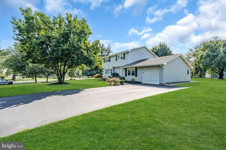 Property Photo:  28 Woodland Drive  NJ 08520 