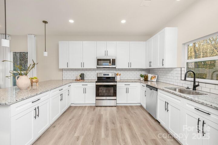 804 Plaza Walk Drive  Charlotte NC 28215 photo