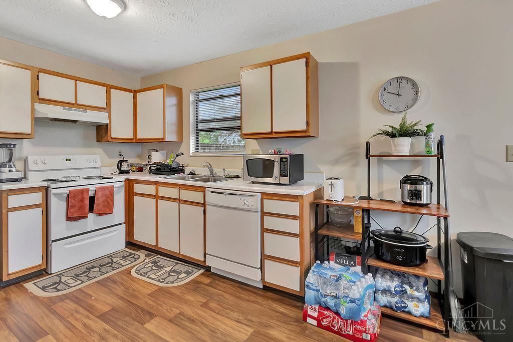 Property Photo: 7956 Bobtail Court OH 45069