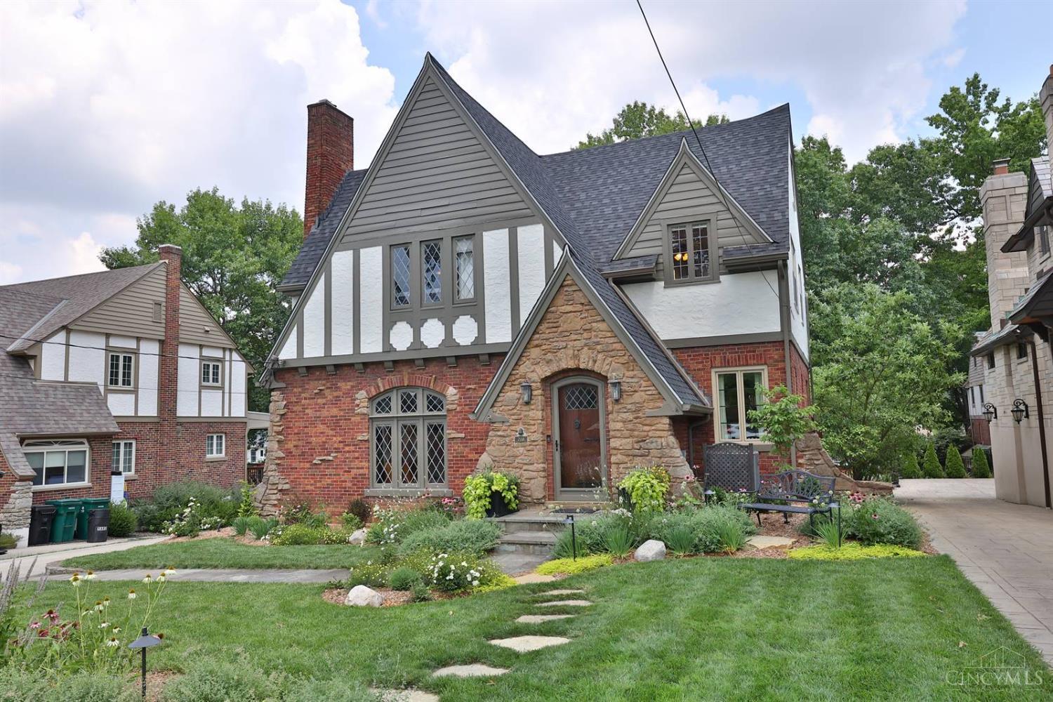 Property Photo: 716 Mannington Avenue OH 45226