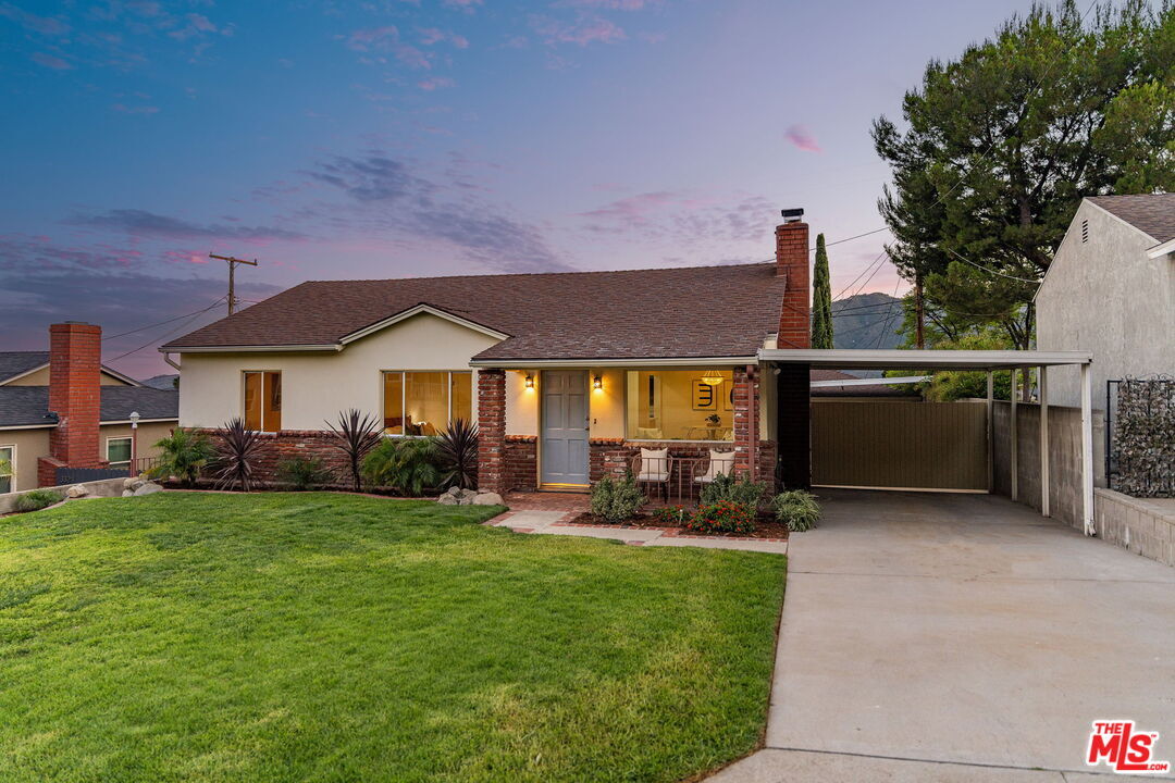 Property Photo: 3330 Paraiso Way CA 91214