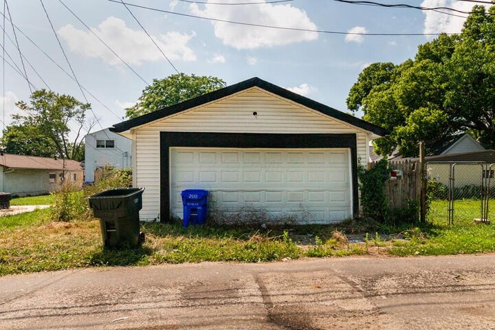 Property Photo:  200 Schultz Avenue  OH 43222 