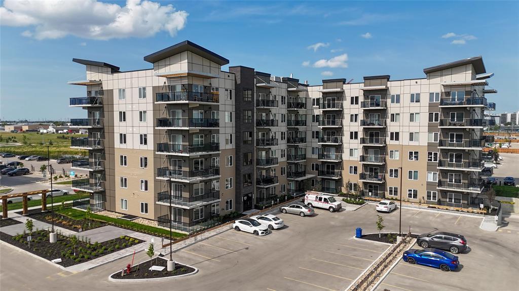 635 Ballantrae Drive  Winnipeg MB R3T 3K4 photo