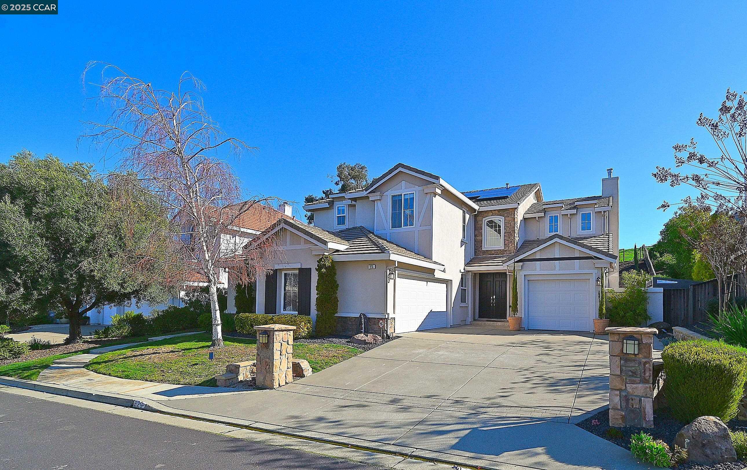 Property Photo: 829 Deer Spring Cir CA 94521