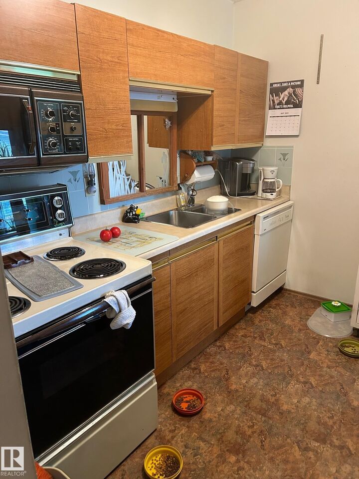 Property Photo:  10743 107 Street NW 401  AB T5H 2Y9 