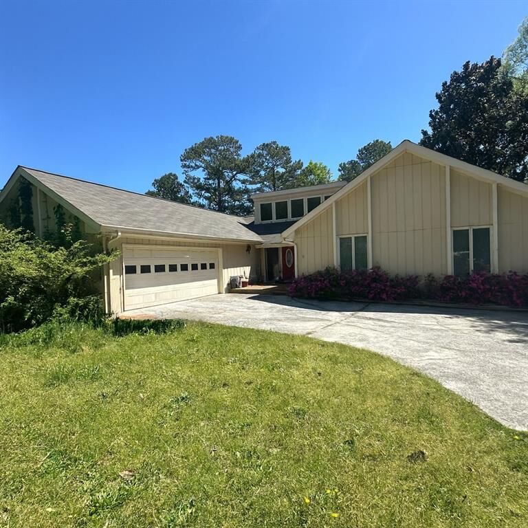 Property Photo: 176 Mask Road GA 30215