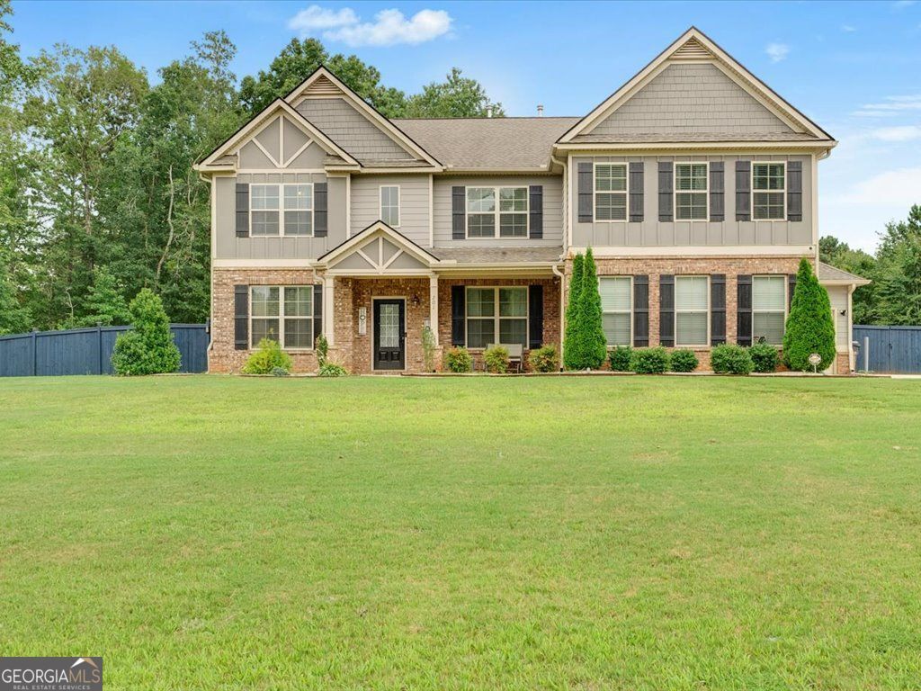 Property Photo:  201 Vandalay Way  GA 30248 