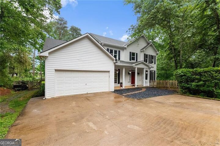 Property Photo: 1620 Bluwater Court GA 30041