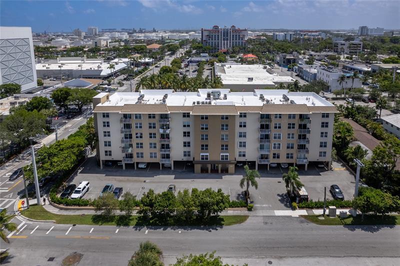 Property Photo:  1050 SE 15th St 409  FL 33316 