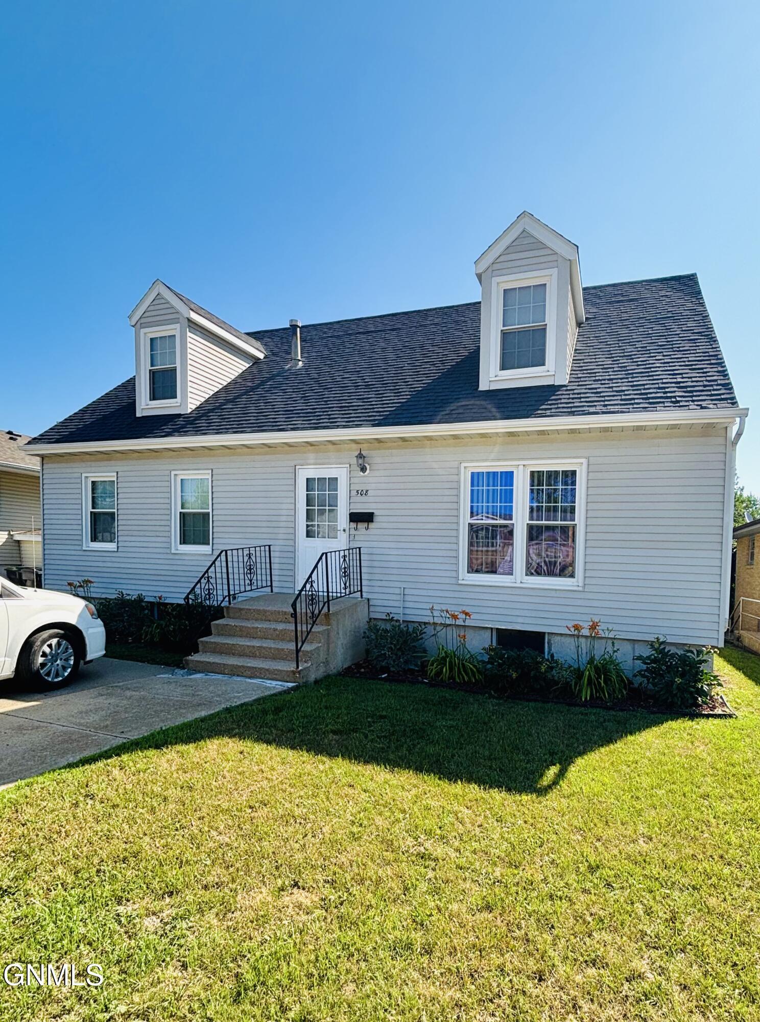 508 1st Avenue NE  Mandan ND 58554 photo