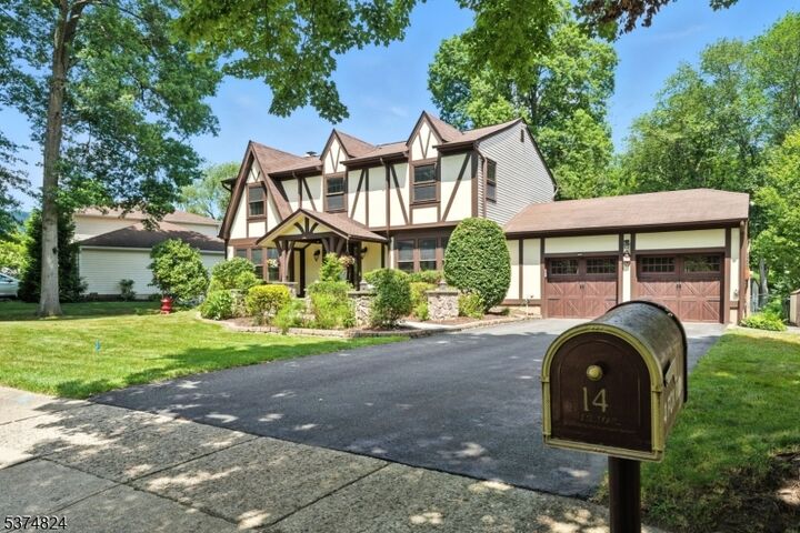 Property Photo:  14 Fox Run  NJ 07834 
