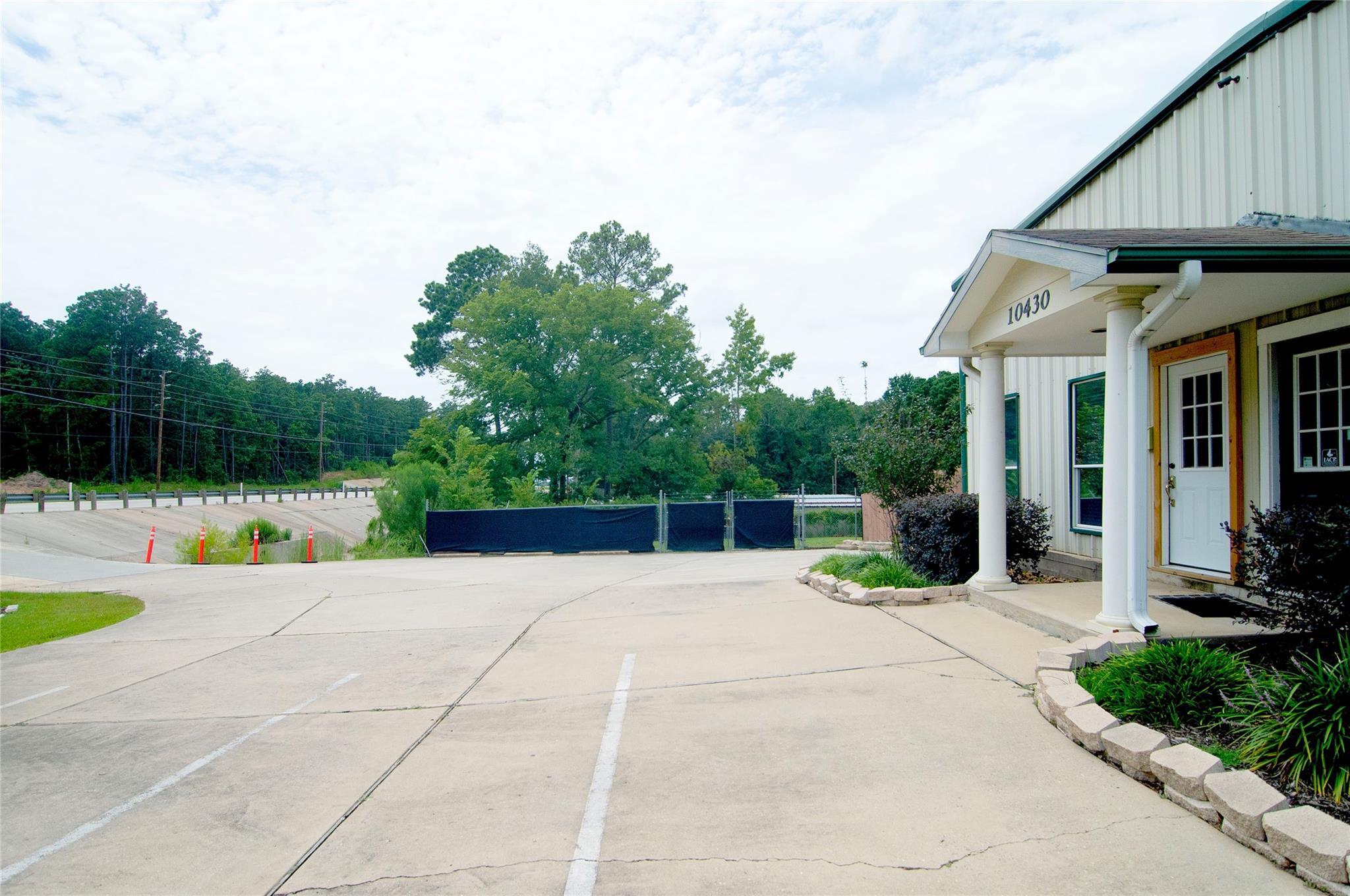 Property Photo: 10430 W Fm 1097 Road W TX 77318