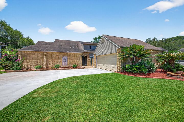 Property Photo:  3710 Point Clear Drive  TX 77459 