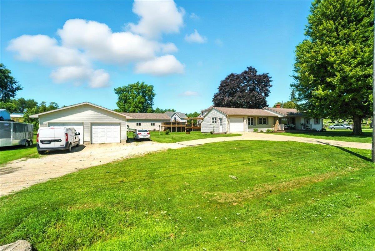 Property Photo: 200 Hwy 150 S Highway IA 52175