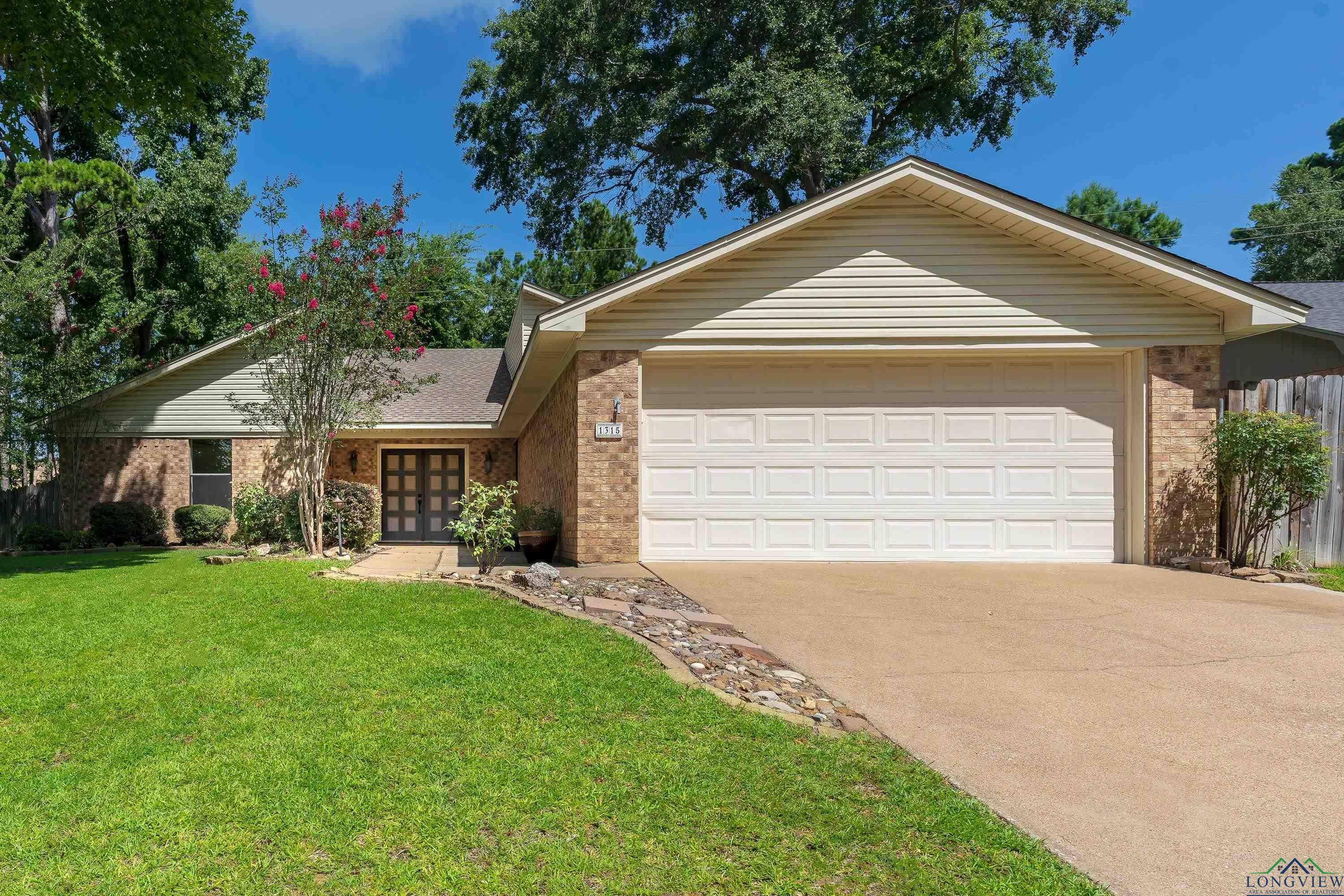 Property Photo: 1315 Tiffany Lane TX 75604
